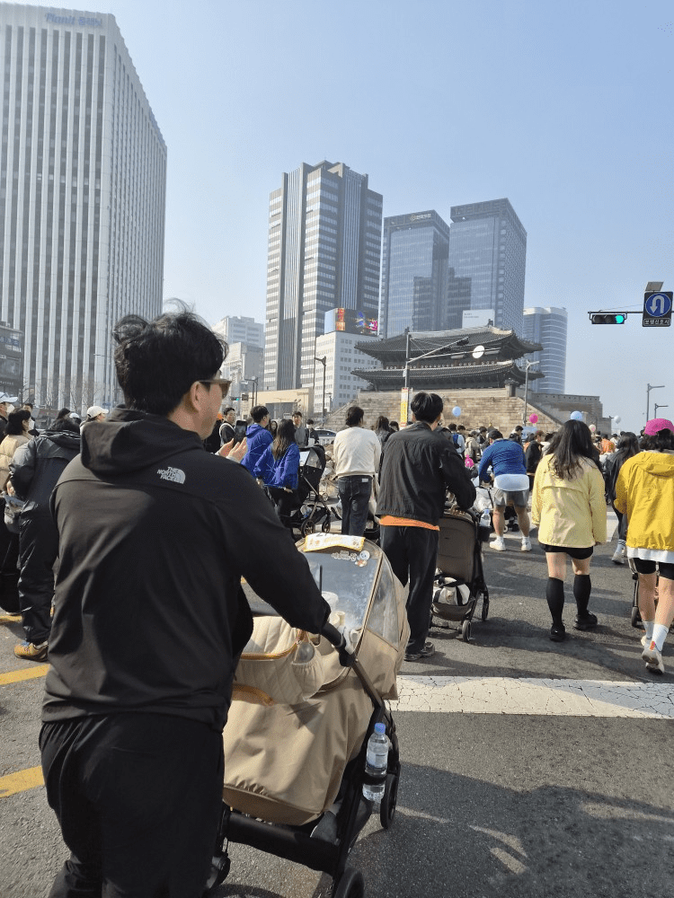 유아차런 이동 사진